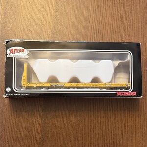 Atlas Trainman HO Bulkhead Flat Car Model Train #804005 - Like new